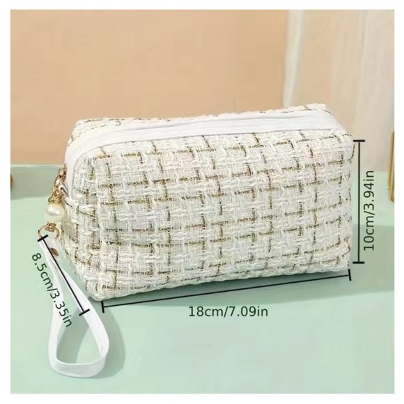 🤍Tweed Makeup 💄 Pouch🤍 - Picture 2 of 3